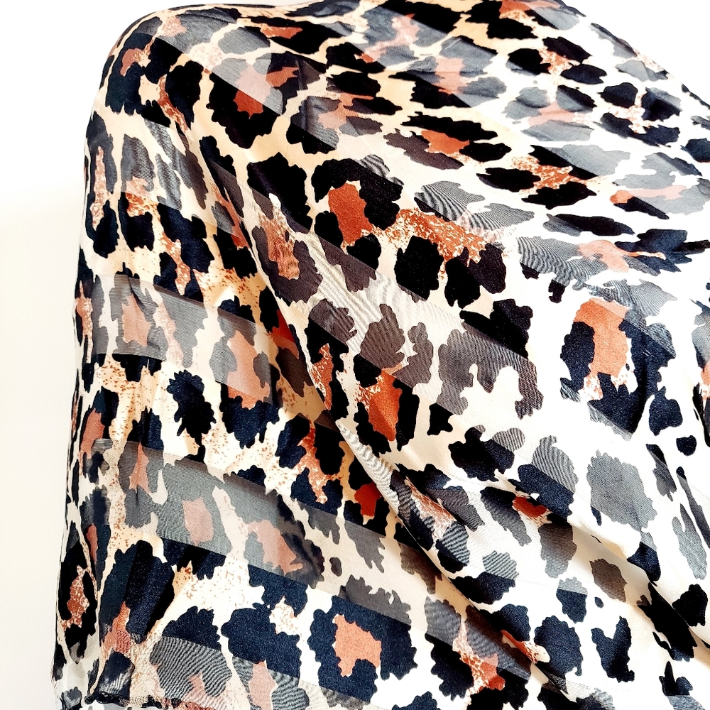 SOLD 🦋 vintage silk chiffon sheer leopard scarf - Picture 5 of 16